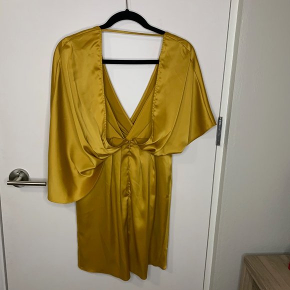 NWT ASOS DESIGN MINI DRESS IN SATIN WITH ASYMMETRIC KIMONO SLEEVE - Picture 6 of 7